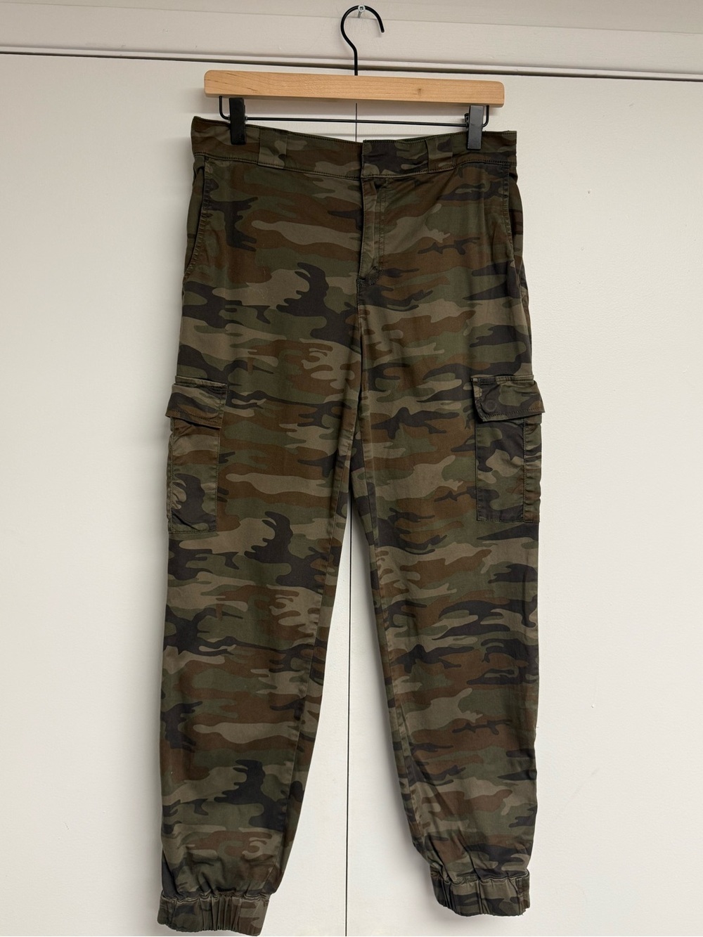 Sanctuary Green Camo Cargo Utility Pants Size Medium Drawstring